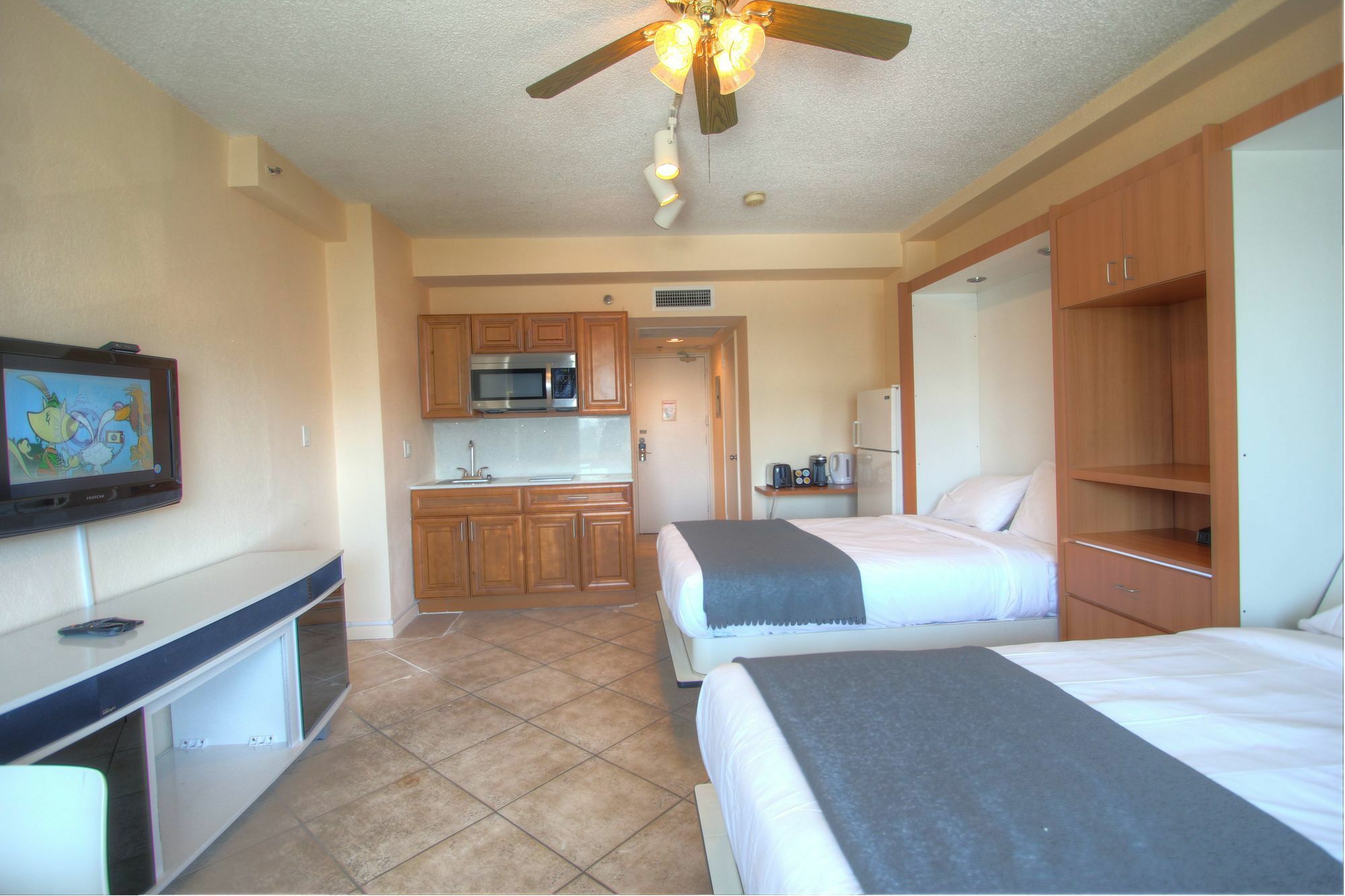 Private Apartments At The Casablanca Miami Beach Bagian luar foto
