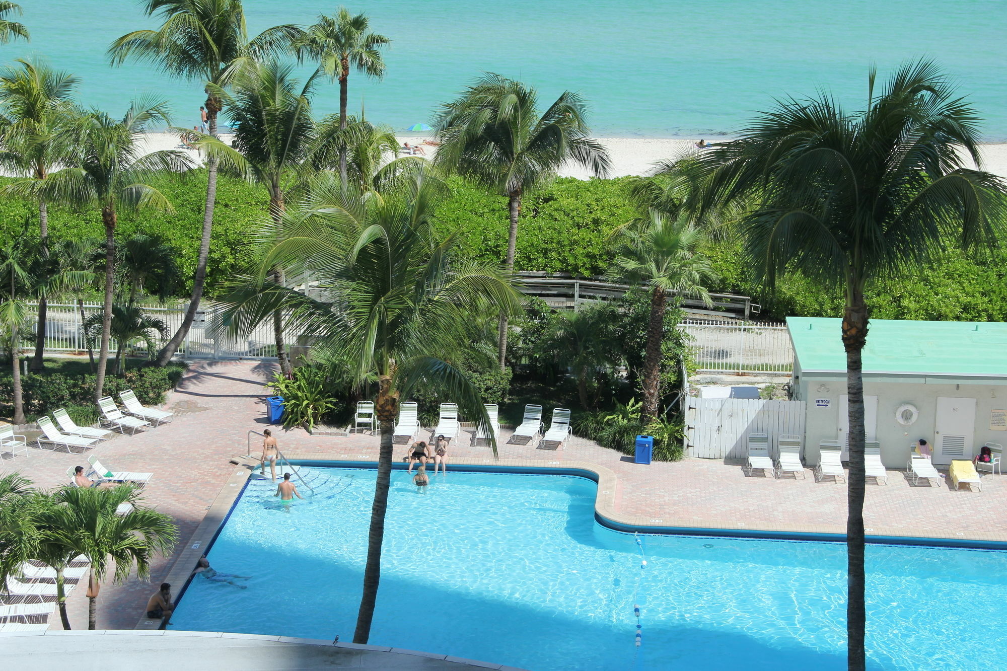 Private Apartments At The Casablanca Miami Beach Bagian luar foto