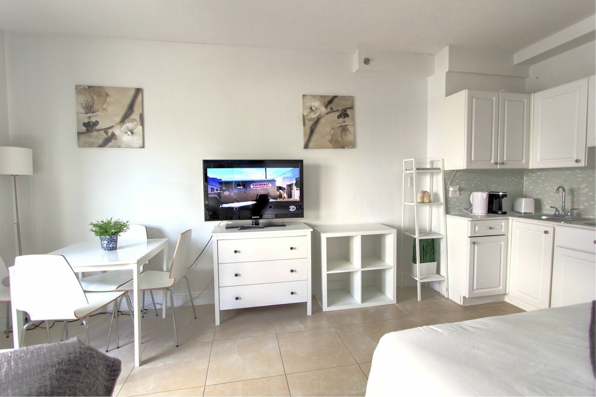 Private Apartments At The Casablanca Miami Beach Bagian luar foto