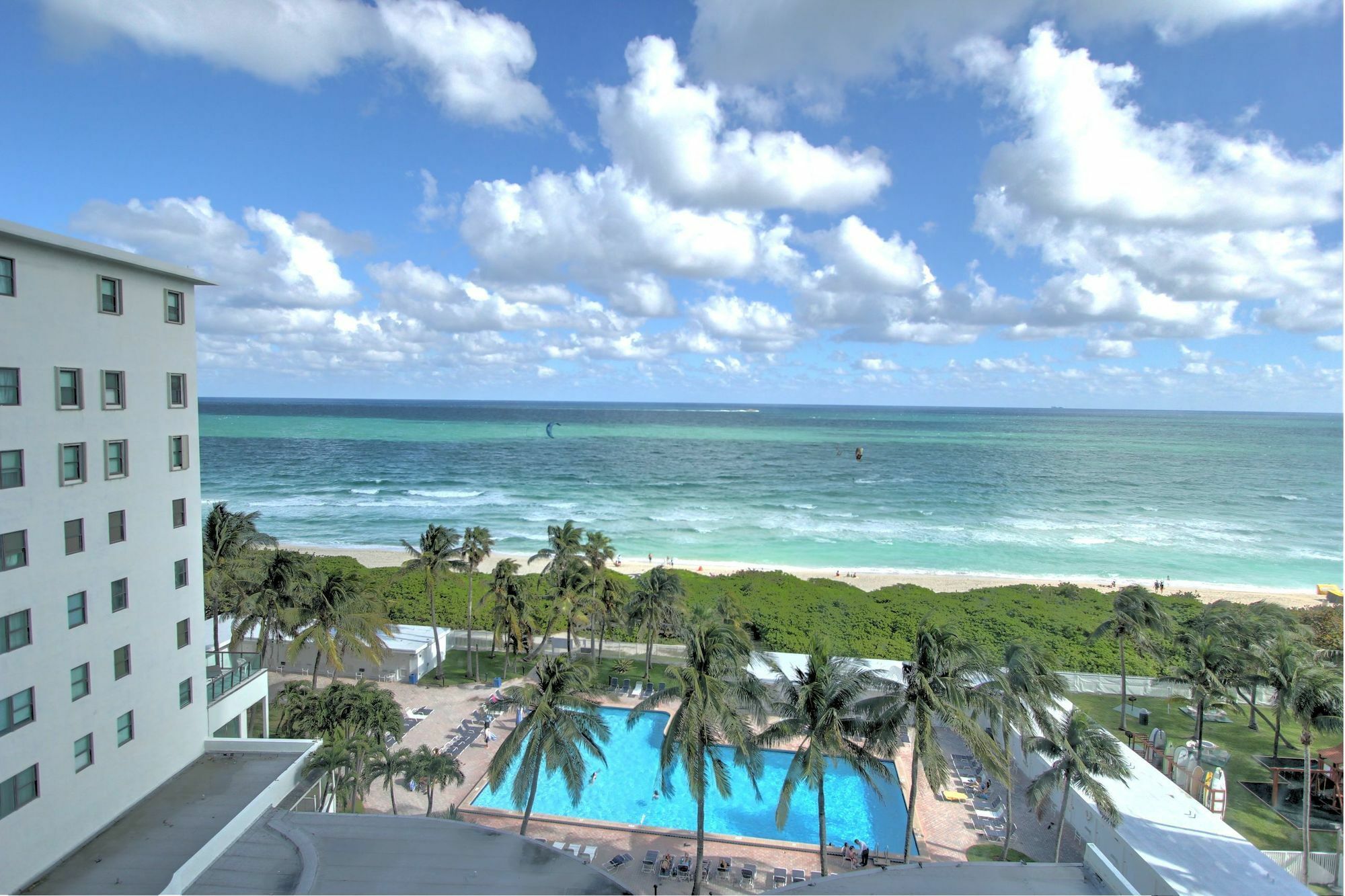 Private Apartments At The Casablanca Miami Beach Bagian luar foto