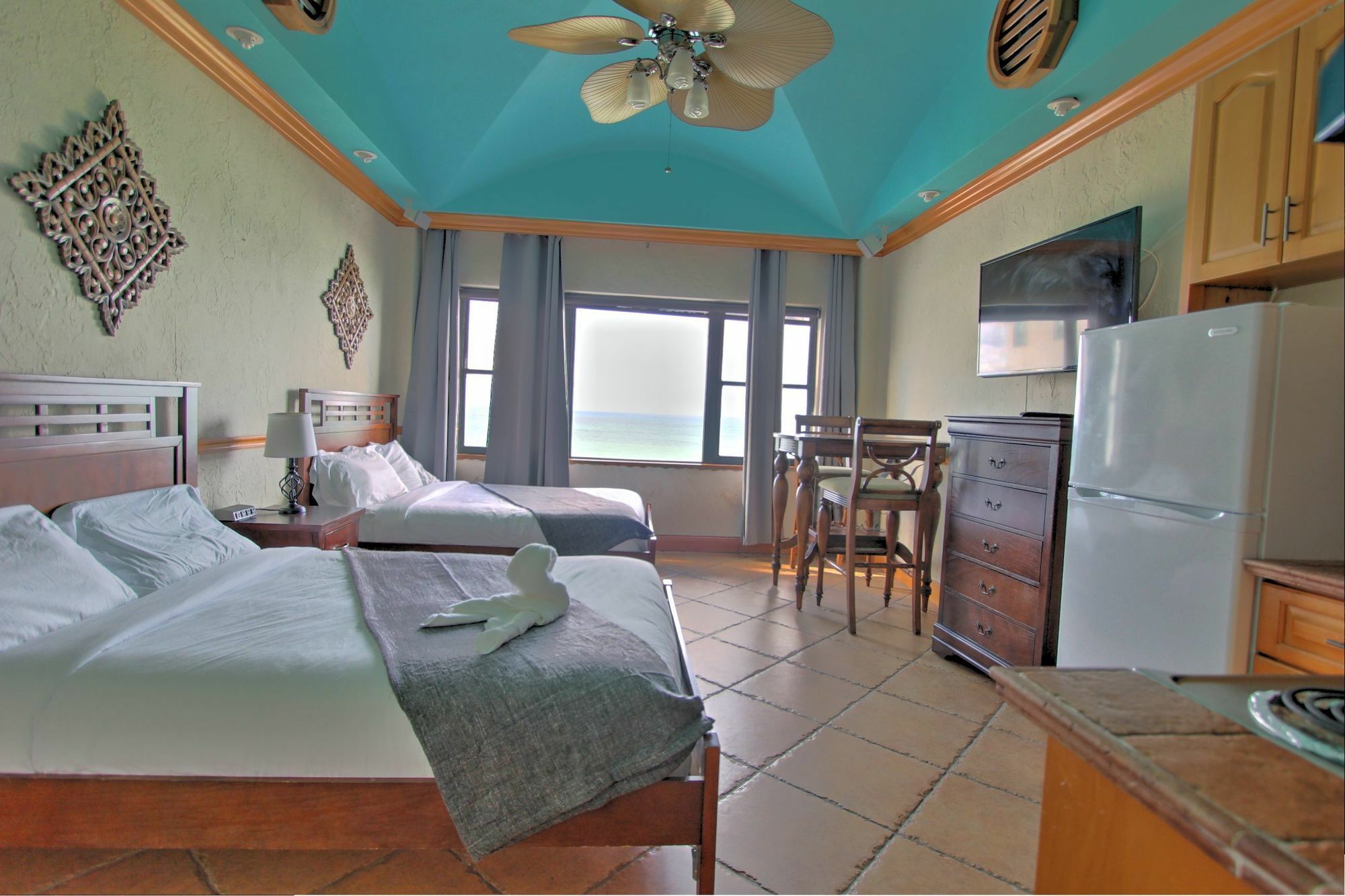 Private Apartments At The Casablanca Miami Beach Bagian luar foto
