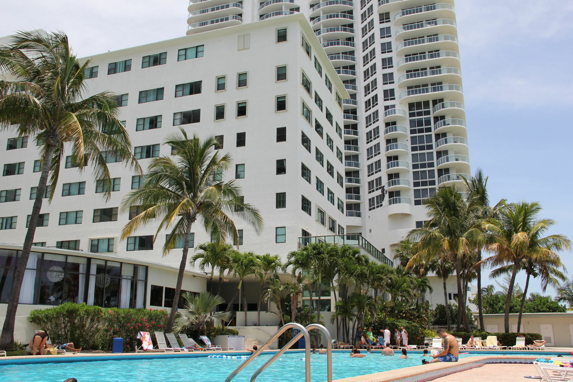 Private Apartments At The Casablanca Miami Beach Bagian luar foto